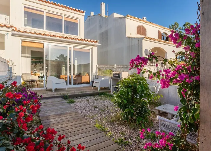 House Clerigo - 2 Unique By Lisbeyond *